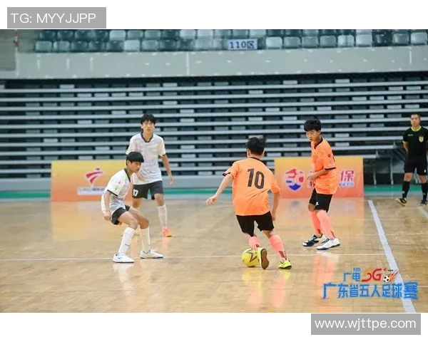 足球明星齐聚天天向上畅谈梦想与荣耀展现激情与友谊的精彩瞬间 足球明星齐聚天天向上畅谈梦想与荣耀展现激情与友谊的精彩瞬间